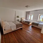 Bujtina Dalmacia 3* Koman