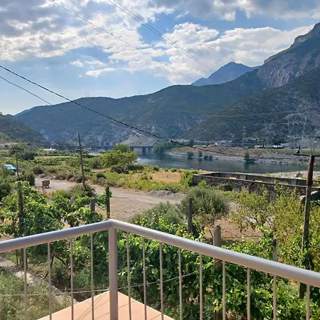 Bujtina Dalmacia Guest house *