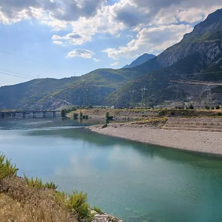 Bujtina Dalmacia Pensjonat Koman