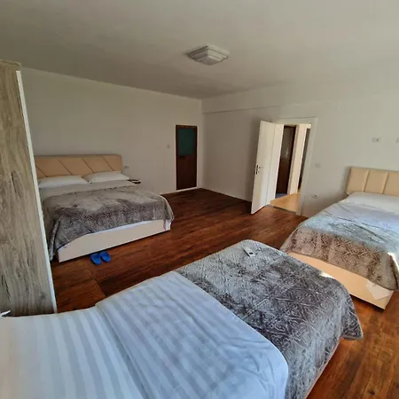 Bujtina Dalmacia 3*