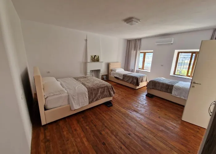 Bujtina Dalmacia 3* Koman